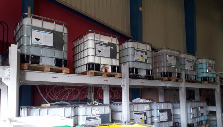 Estantería de PRFV para almacenamiento de PRODUCTOS QUÍMICOS